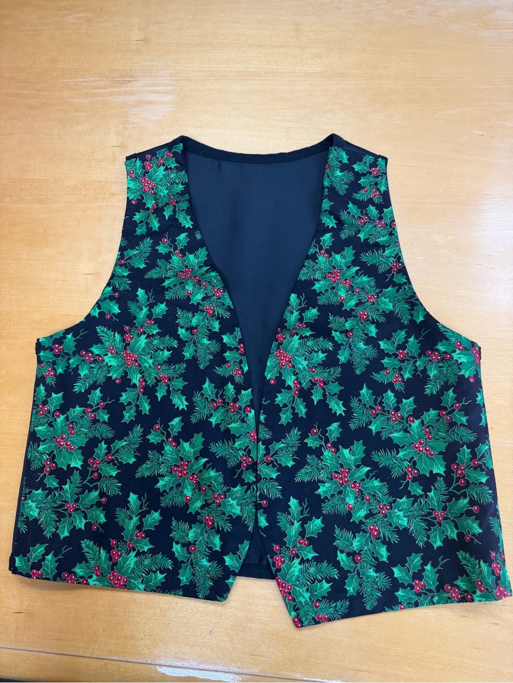 VTG Homemade Christmas Vest With Holly And Berries. ****READ***